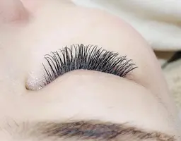 おすすめ🎶minimo限定 フラットラッシュ ➕付け放題 ✨負担を最小限抑えた柔らかいエクステで更にモチが良い♡