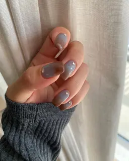 ニュアンスネイルなど、シンプルなデザインコース※予約時にオフの有無を記載して下さい。他店オフ¥1100〜