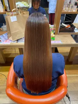 《Jrスタイリスト価格》カット✂️+Aujuaトリートメント💫