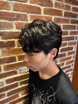 ヘアカット&ヘアセット　センターパート　ツーブロショート　ベリーショート