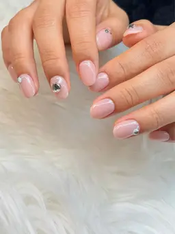 ハンド✋ オフ無♢シンプル🔸 ショートネイル✨仕上がりの自爪が4ミリまで/2色可♡(ワンカラー・ラメグラデ・全面ラメ)