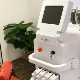 【最新ハイブリッド脱毛】(顔、VIO含む)全身脱毛⭐︎1回をお試し♪