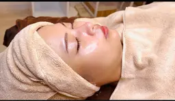 【ツヤ肌ピーリング9,900円】韓国女優ツヤ肌への近道はラレステンだけ！！剥離なし敏感肌の方にも◎