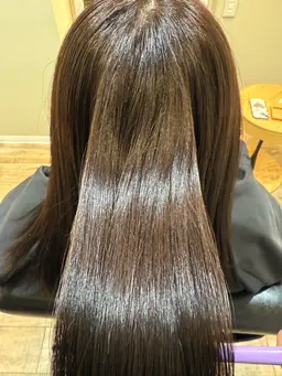 艶髪💖髪質改善酸熱トリートメント+集中ヘッドスパ🫧✨肩マッサージもあります💆‍♀️