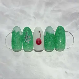 しゅわしゅわ🧃🫧クリームソーダネイル🍨/オフ込み/色変更OK🙆♀️