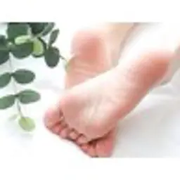 【フット】スパルーチェ美容液使用✨かかとふわふわ角質ケアコース 爪形成、甘皮ケア、かかとなど角質ケア