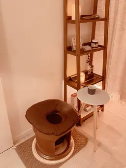 【冷え性・更年期に】よもぎ蒸し40分×ハンドトリートメント10分《＋プチギフト付き》