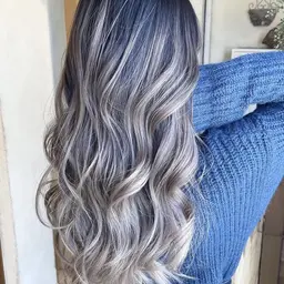 【憧れ外国人風🌈】グラデーションカラー+美髪トリートメント ¥12000