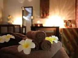 【🌸上半身又は下半身40分オイルマッサージ🌸】リンパの流れを促しながらコリを柔らかくします🌿　3300円