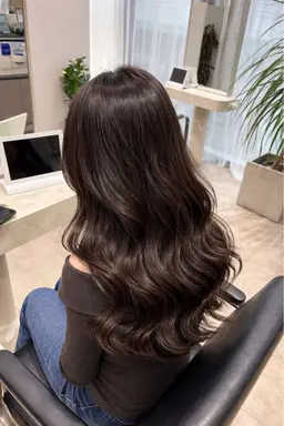 【U25限定♥】カット+天使の輪うる艶トリートメント (5cm以上切れる方限定)