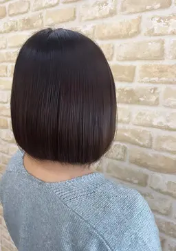 切り揃えカット＋根元の白髪染め(リタッチ2cm 以内)生コラーゲントリートメント