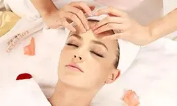 【平日限定17時まで】首、デコルテ、小顔カッサ&ヘッドマッサージ45分4980円