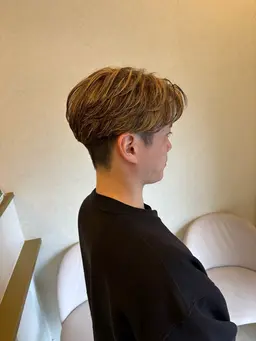 メンズカット+海外風茶髪ハイライト