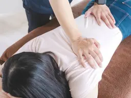 【慢性腰痛に悩む方】歪んだ骨盤と全身を整え腰痛改善を目指したい方！初回お試し60分