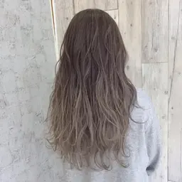 カット＋フルブリーチカラー(全体ブリーチ＋オンカラー)　￥15900