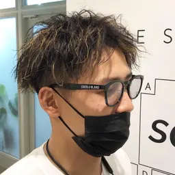 ⚜️人気No.2⚜️メンズカット&ツイストスパイラルパーマ&トリートメント　¥14,850→¥9,900