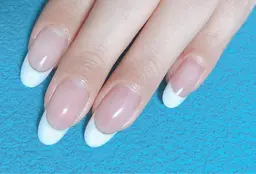 ジェルフレンチネイル💅🏻新規off無料