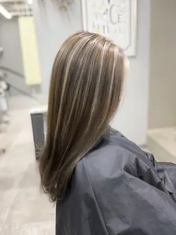 本日限定クーポン🫧　カット＋ハイライト