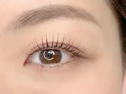 [土日祝日ご新規様]次世代まつげパーマ施術です。高濃度トリートメント、仕上げコーティング付