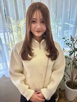 ☆人気メニュー mercデザインカット🤍＋ケアカラー💛＋髪質改善超音波トリートメントoggi otto 8TR💚