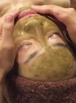 ご新規期間限定！ハーブピーリング10800→9800🌿その日に艶肌！細胞を刺激してあらゆるお悩みをケアしていきます。