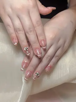 【ジェルオフ無料】ins❤️🔥人気🧲マグネットフレンチ(パーツ2個付き💠)