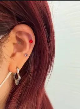 耳ツボｼﾞｭｴﾘｰ💎　1つにつき¥600​〜​