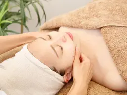浮腫、首・肩こりスッキリ🤍大人気小顔美人ケア✨アドバンスコース+リンパケア(60分)