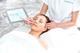 💎目元、口元、フェイスラインが気になる方‼️💎エステ版ダーマペンのスペシャルエイジングケア✨小顔効果も大‼️