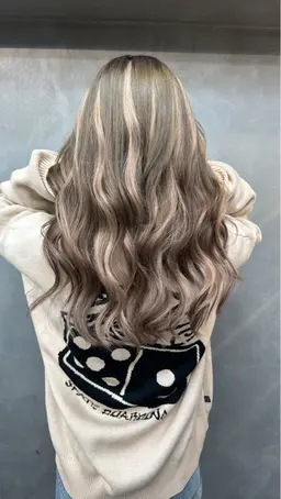 ¥19,800カラートリートメントカラー　＋　髪質改善UnAトリートメント　￥19800