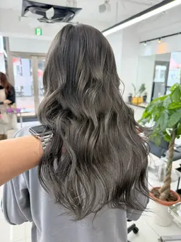 🐯【ブリーチなしワンカラー】🐯透明感✨艶感⚡️傷まない❤️🔥トーンアップからトーンダウンまで🙂🍀*゜