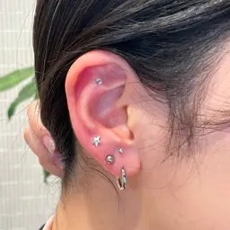 ［大流行中♡］耳つぼジュエリー💎👂🏻✨6粒