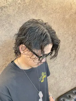 【トレンドの髪型へ🍃】メンズカット＋ツイストスパイラルパーマ＋トリートメント🌀