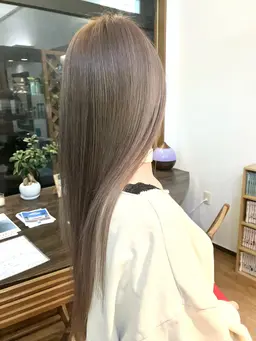 今流行りの髪質改善トリートメント✨トリートメントを使って艶々サラサラに🫧