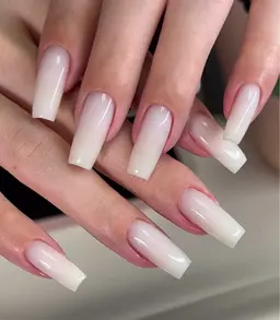 《ハンド》チップ長さ出し+ワンカラー¥9000→¥7000