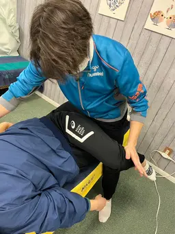 脱肩こり！腰痛！解剖学を熟知した若手スタッフによる全身ストレッチ！深部の筋肉から表層の筋肉痛までじっくり伸ばしていきます