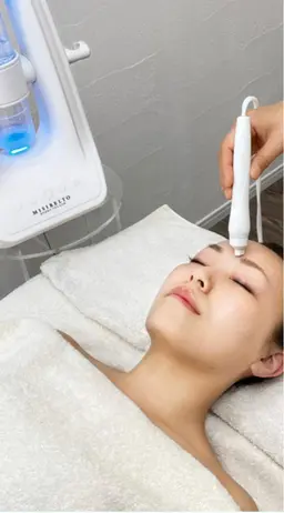 【話題のハイドロ毛穴洗浄】全顔毛穴汚れゴッソリ排除！毛穴黒ずみ詰まり、角栓、気になる方!2回目も店内にてお得にご案内中