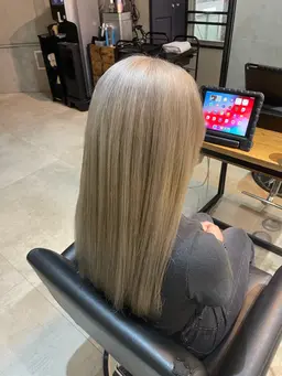 【ハイトーン向け❗️】2回ブリーチ➕カラー(トリプルカラー)【ケアブリーチ】