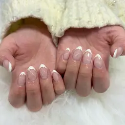 1日1名様限定!【オフ込み1950円✨】クリアベース白フレンチ🤍