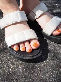 【フットネイル ワンカラー/オフなし】2色目プレゼント