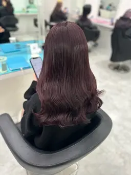 《💫暗めから少し明るめまで💫》透明感ワンカラー + オリジナルトリートメント + コテ巻き仕上げ🤍