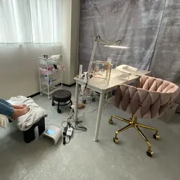 【フットケア】ピーリング、お爪の長さ形の整え、甘皮処理、足裏角質ケア、オイルトリートメント、保湿パックのスペシャルケア