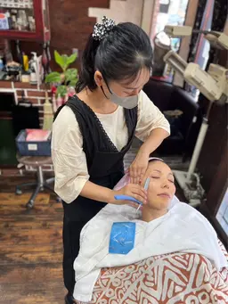 《人気NO.1!男女共通》🪒理容室のシェービングエステ50分コース💆🏻♀️眉毛スタイリング+パック+マッサージ付