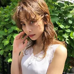 リタッチカラー＋高濃度炭酸シャンプー_¥6600 フルカラー変更時_¥7700