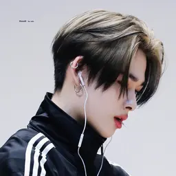 【🇰🇷メンズカット+デザインハイトーンカラー🇨🇳】シャンプー、トリートメント込み❤️🔥