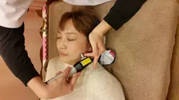 お顔スッキリ無痛レーザー美顔鍼とフェイシャルマッサージ