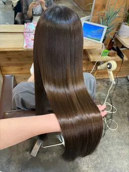 縮毛矯正＋フェロモントリートメント