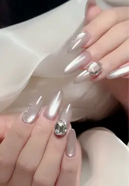 ストーン2本つけ放題➕マグネットジェルネイル1色塗り➕ネイル用品（ハート型LEDランプ無料 ¥4000円分プレゼント）