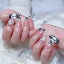 長さ出し1本300円 こちらのメニューは単品でご予約はできません。オーダー、ワンカラーのお値段に追加オプションとなります