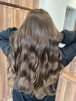 【2回目以降の方限定】イルミナカラー+トリートメント✨